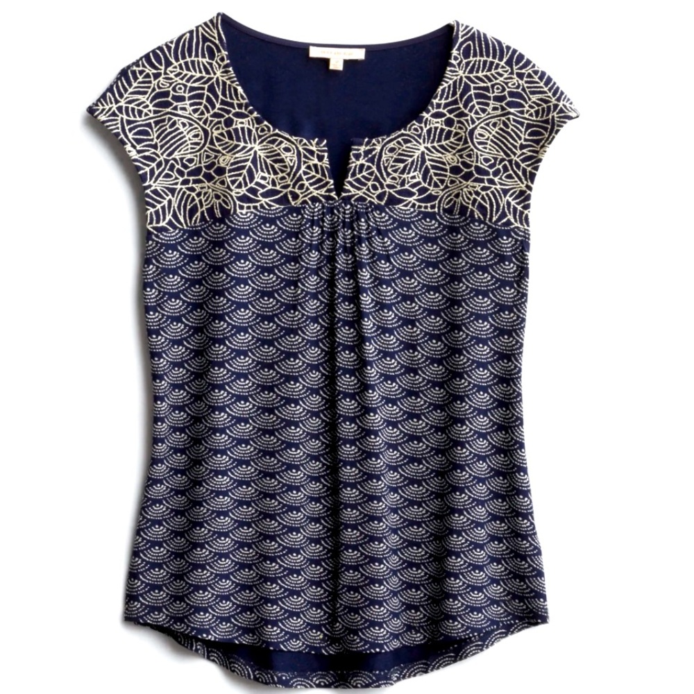 Skies Are Blue Navy and White Embroidery Neckline Knit Cap Sleeve Top Size MP